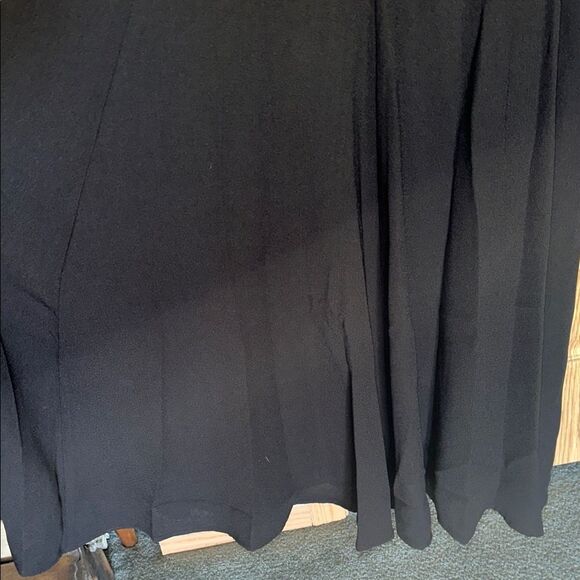 Hugo Buscati Elegant Black Gown size 6 - Picture 7 of 7